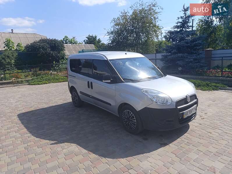 Минивэн Fiat Doblo 2011 в Зачепиловке
