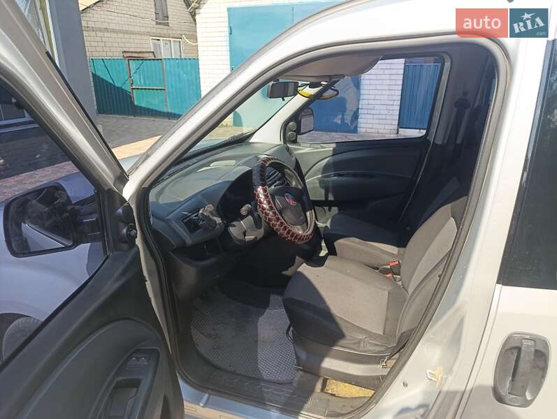 Минивэн Fiat Doblo 2011 в Зачепиловке