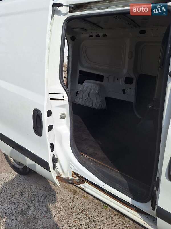 Грузовой фургон Fiat Doblo 2012 в Киеве фото 12 Грузовой фургон Fiat Doblo 2012 в Киеве