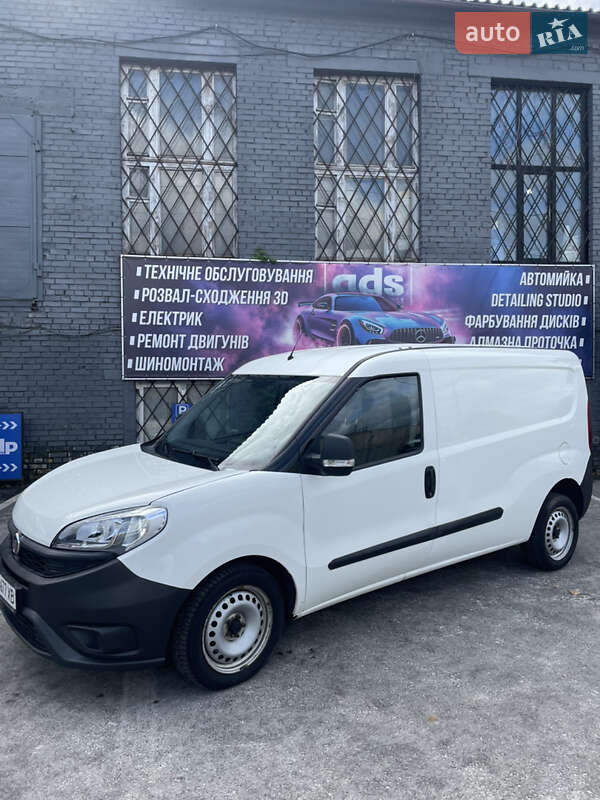 Вантажний фургон Fiat Doblo 2017 в Києві