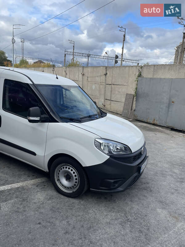 Вантажний фургон Fiat Doblo 2017 в Києві
