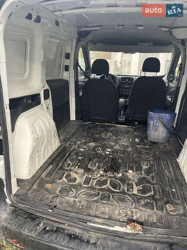 Грузовой фургон Fiat Doblo 2012 в Миргороде