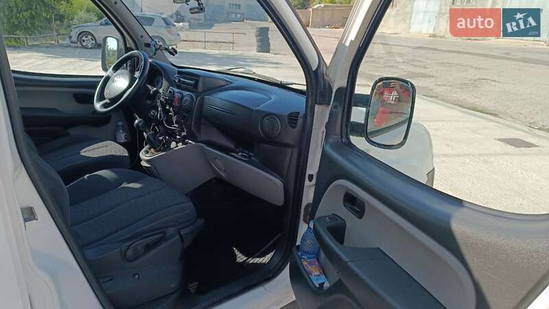 Мінівен Fiat Doblo 2006 в Києві