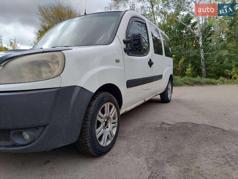 Минивэн Fiat Doblo 2007 в Киеве