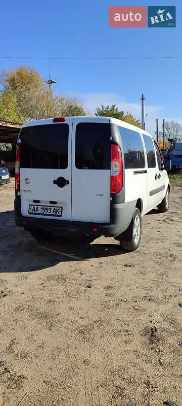 Минивэн Fiat Doblo 2008 в Киеве