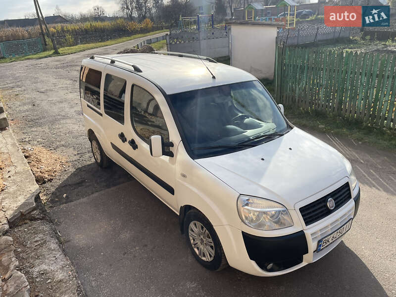 Мінівен Fiat Doblo 2009 в Острозі фото Мінівен Fiat Doblo 2009 в Острозі
