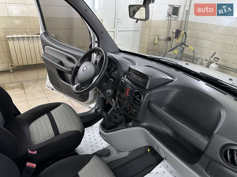 Минивэн Fiat Doblo 2008 в Сумах