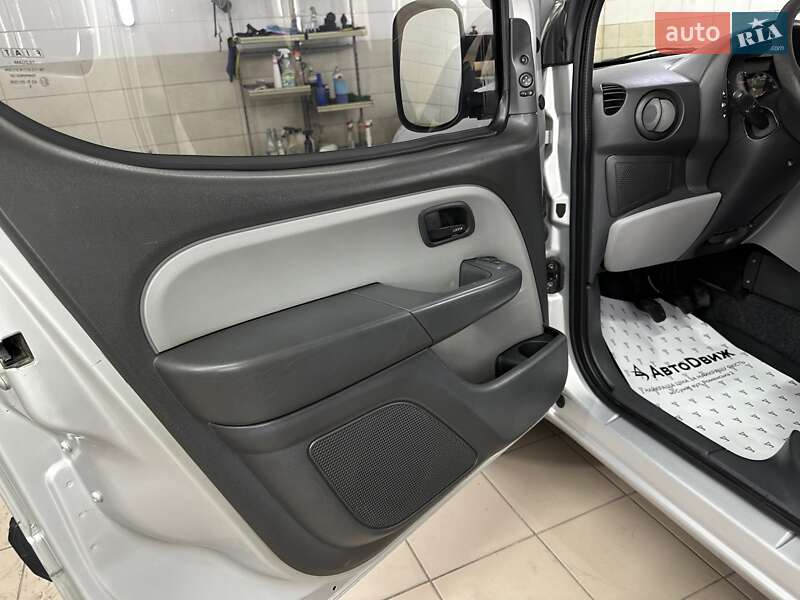 Минивэн Fiat Doblo 2008 в Сумах