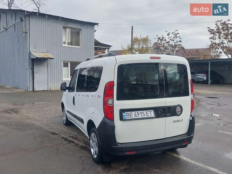 Минивэн Fiat Doblo 2010 в Николаеве