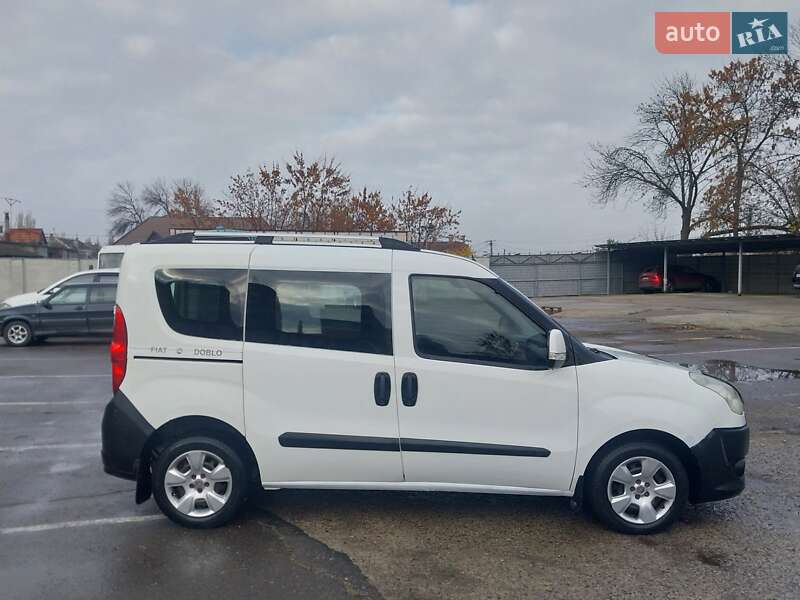 Минивэн Fiat Doblo 2010 в Николаеве
