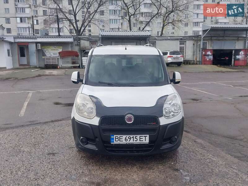 Минивэн Fiat Doblo 2010 в Николаеве