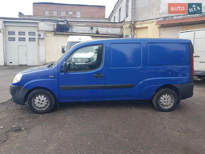Вантажний фургон Fiat Doblo 2009 в Дніпрі