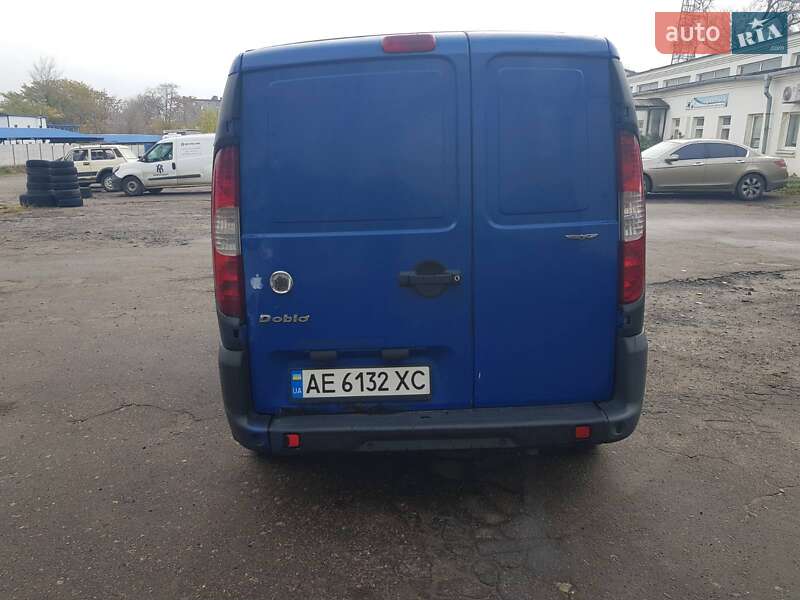 Вантажний фургон Fiat Doblo 2009 в Дніпрі