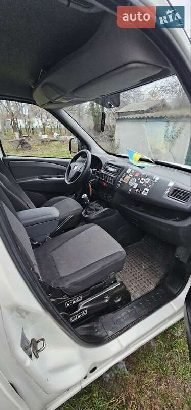 Вантажний фургон Fiat Doblo 2012 в Бобровиці