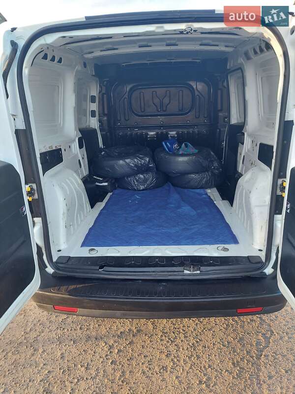 Грузовой фургон Fiat Doblo 2013 в Черновцах
