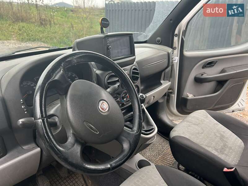 Минивэн Fiat Doblo 2008 в Киеве