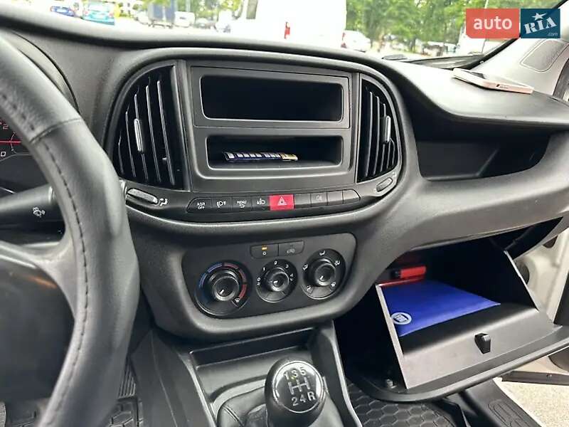 Вантажний фургон Fiat Doblo 2017 в Києві