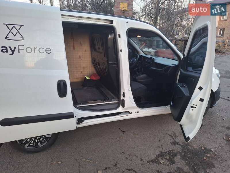 Вантажний фургон Fiat Doblo 2017 в Києві