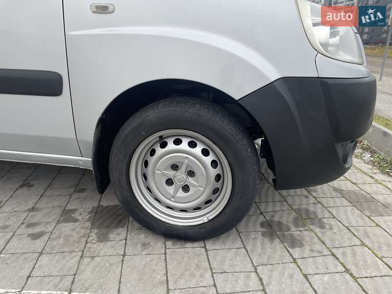 Мінівен Fiat Doblo 2008 в Львові