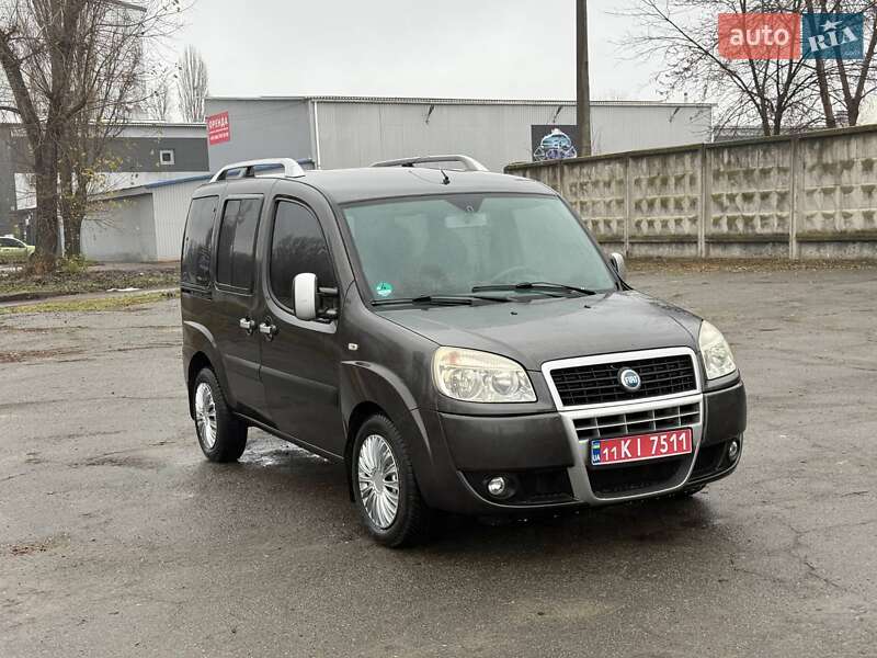 Минивэн Fiat Doblo 2008 в Киеве