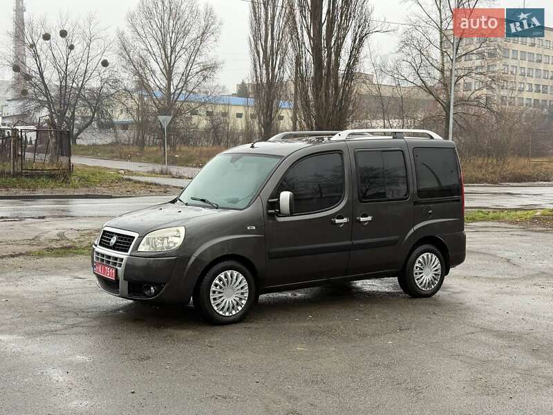 Минивэн Fiat Doblo 2008 в Киеве