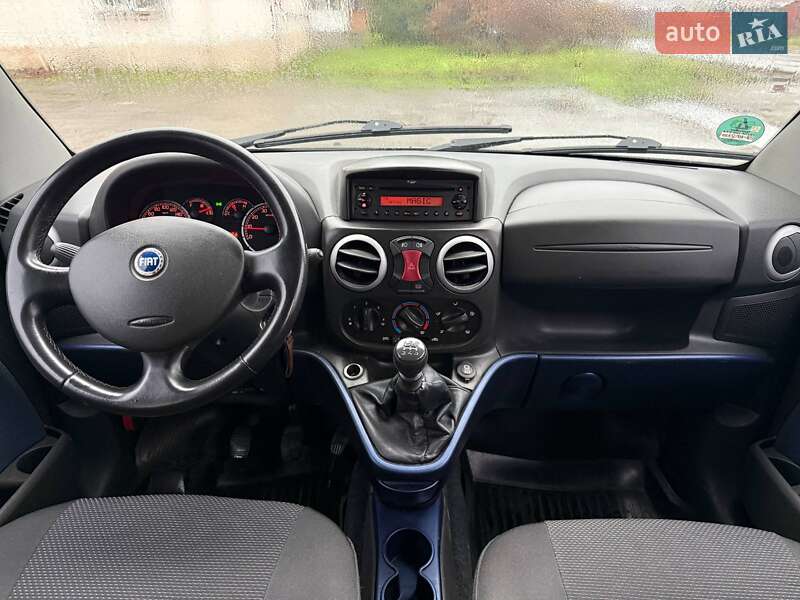 Минивэн Fiat Doblo 2008 в Киеве