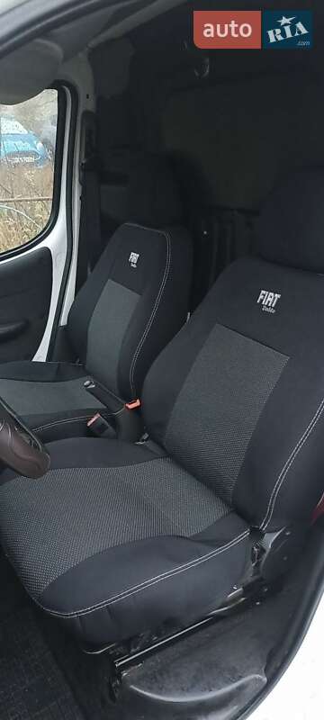 Вантажний фургон Fiat Doblo 2011 в Києві