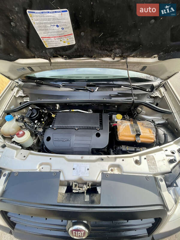 Минивэн Fiat Doblo 2013 в Николаеве