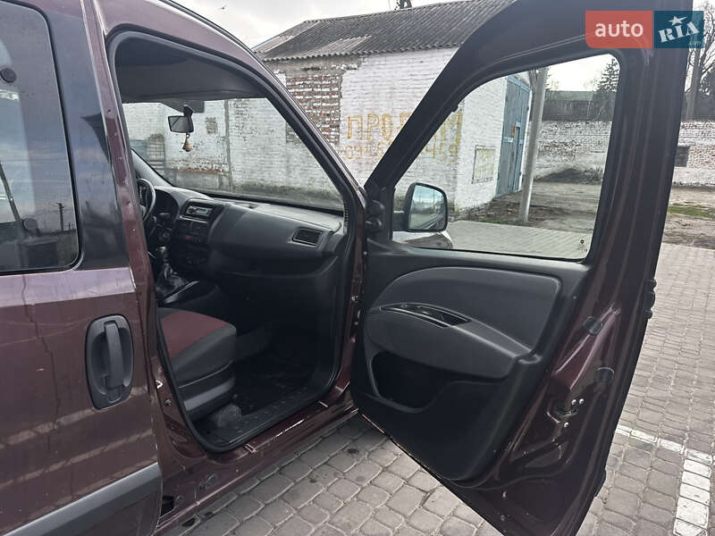 Минивэн Fiat Doblo 2011 в Полтаве
