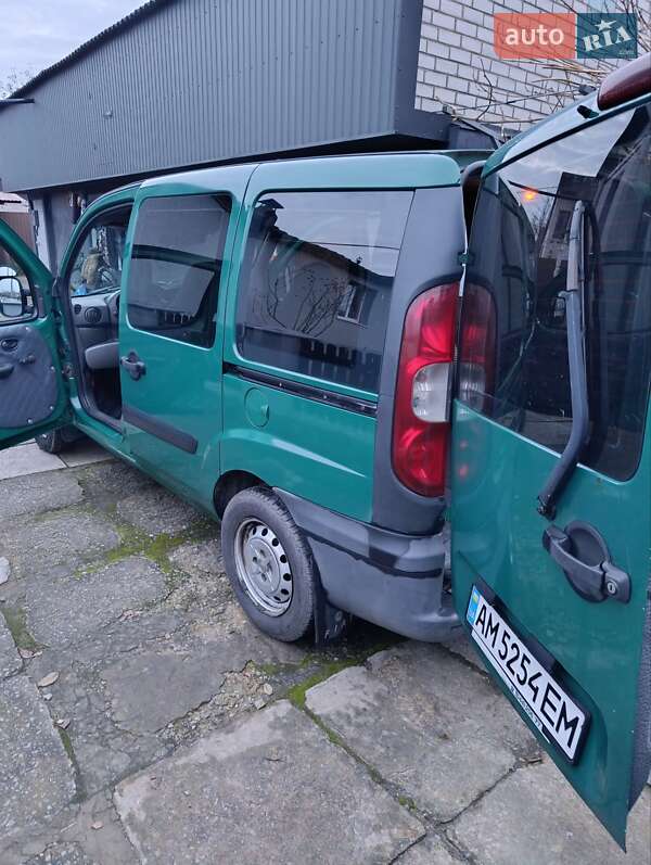 Минивэн Fiat Doblo 2006 в Пулинах