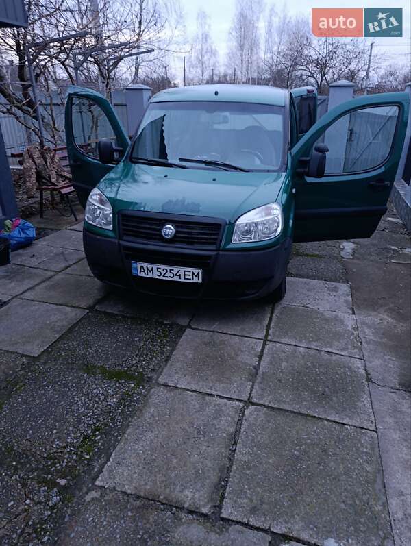 Минивэн Fiat Doblo 2006 в Пулинах
