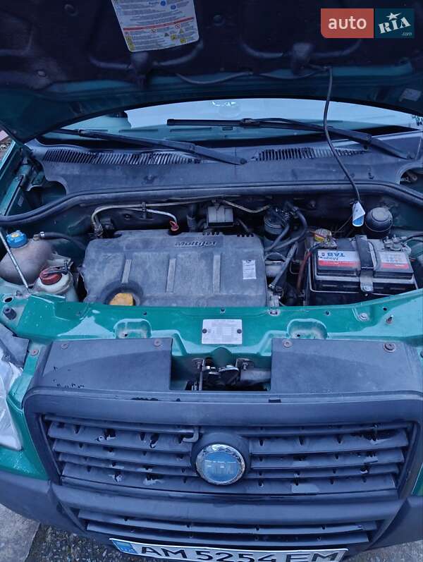 Минивэн Fiat Doblo 2006 в Пулинах