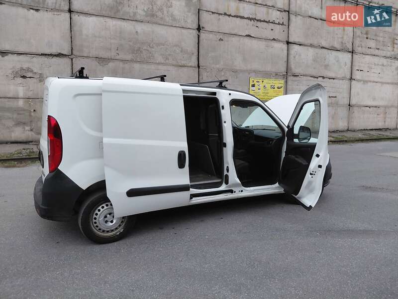Вантажний фургон Fiat Doblo 2016 в Дніпрі