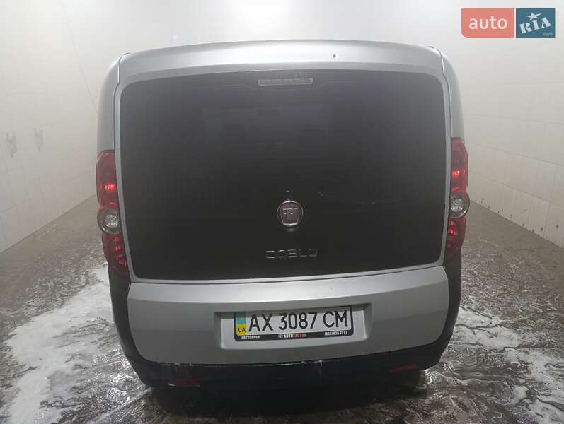 Минивэн Fiat Doblo 2011 в Зачепиловке