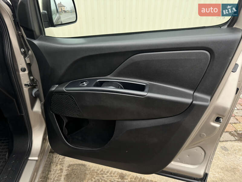 Мінівен Fiat Doblo 2017 в Умані