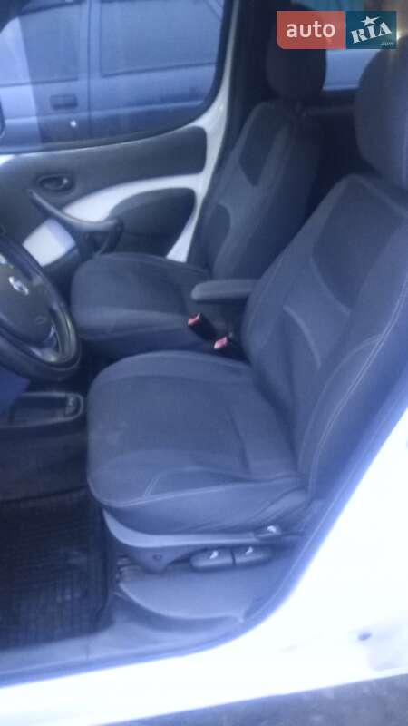 Мінівен Fiat Doblo 2005 в Ромнах фото 8 Мінівен Fiat Doblo 2005 в Ромнах