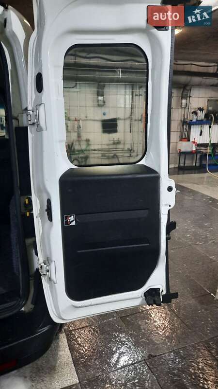 Минивэн Fiat Doblo 2016 в Киеве
