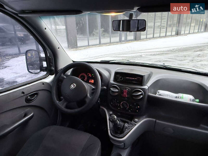Минивэн Fiat Doblo 2011 в Полтаве фото 10 Минивэн Fiat Doblo 2011 в Полтаве
