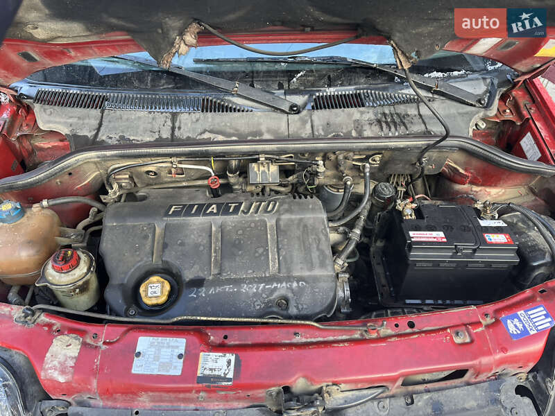 Минивэн Fiat Doblo 2004 в Косове