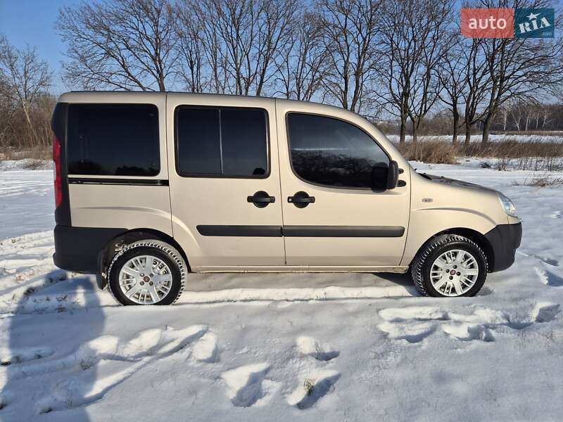 Минивэн Fiat Doblo 2012 в Ямполе