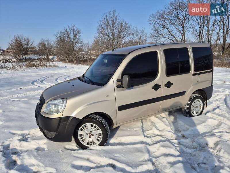 Минивэн Fiat Doblo 2012 в Ямполе