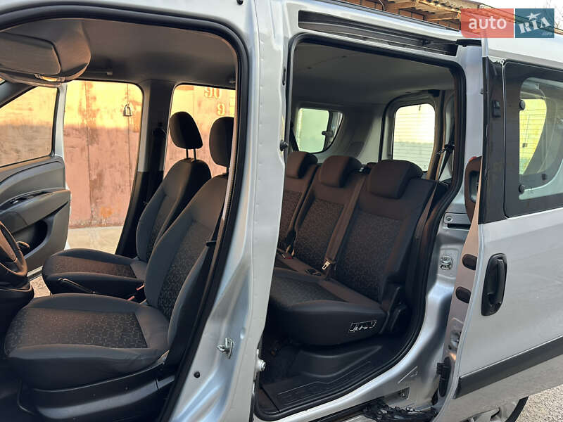 Минивэн Fiat Doblo 2011 в Николаеве