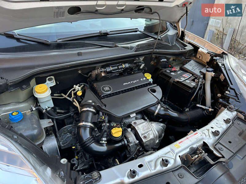 Минивэн Fiat Doblo 2011 в Николаеве