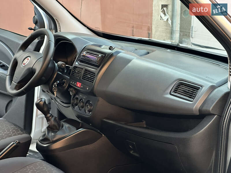 Минивэн Fiat Doblo 2011 в Николаеве