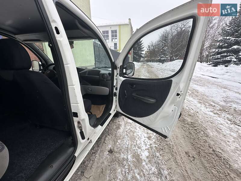 Мінівен Fiat Doblo 2006 в Рівному фото 28 Мінівен Fiat Doblo 2006 в Рівному