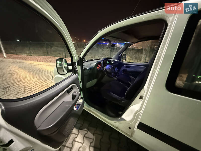 Минивэн Fiat Doblo 2005 в Каменец-Подольском