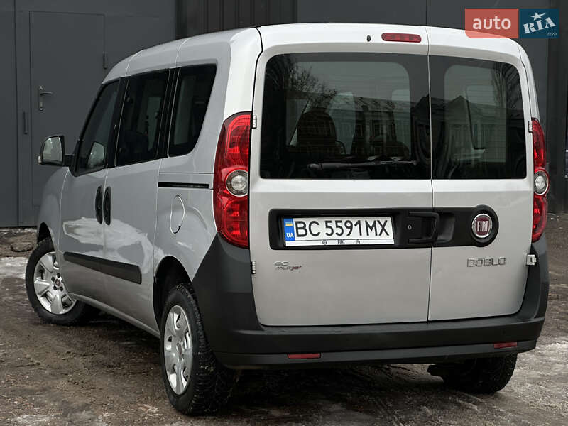 Минивэн Fiat Doblo 2011 в Николаеве