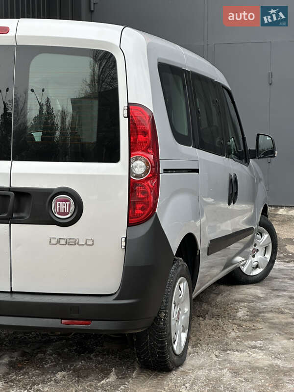 Минивэн Fiat Doblo 2011 в Николаеве
