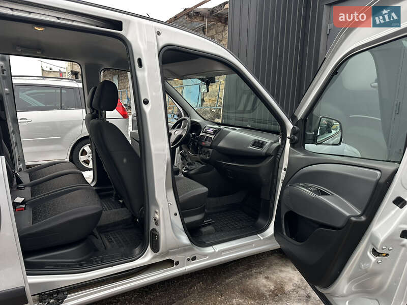 Минивэн Fiat Doblo 2011 в Николаеве