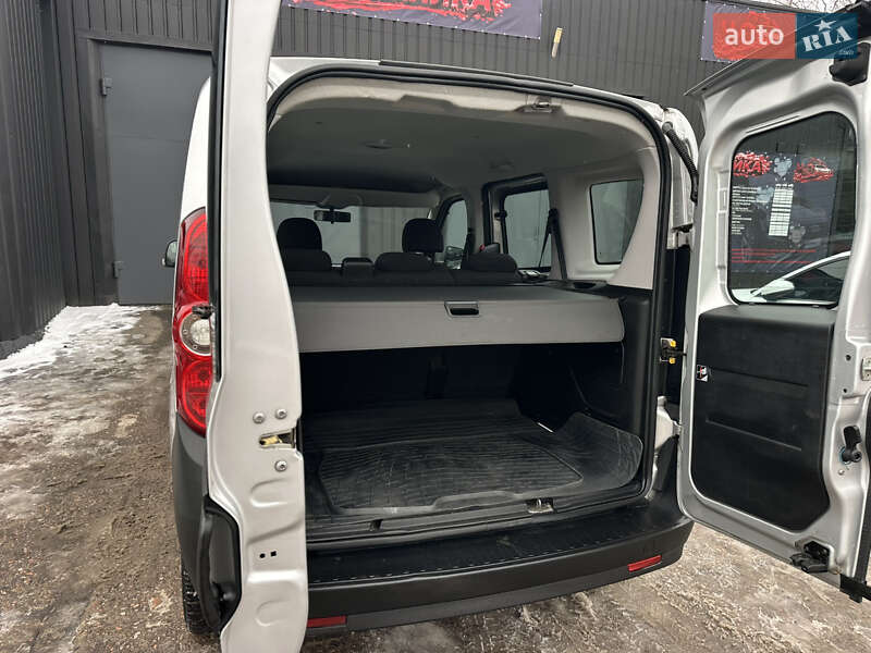 Минивэн Fiat Doblo 2011 в Николаеве